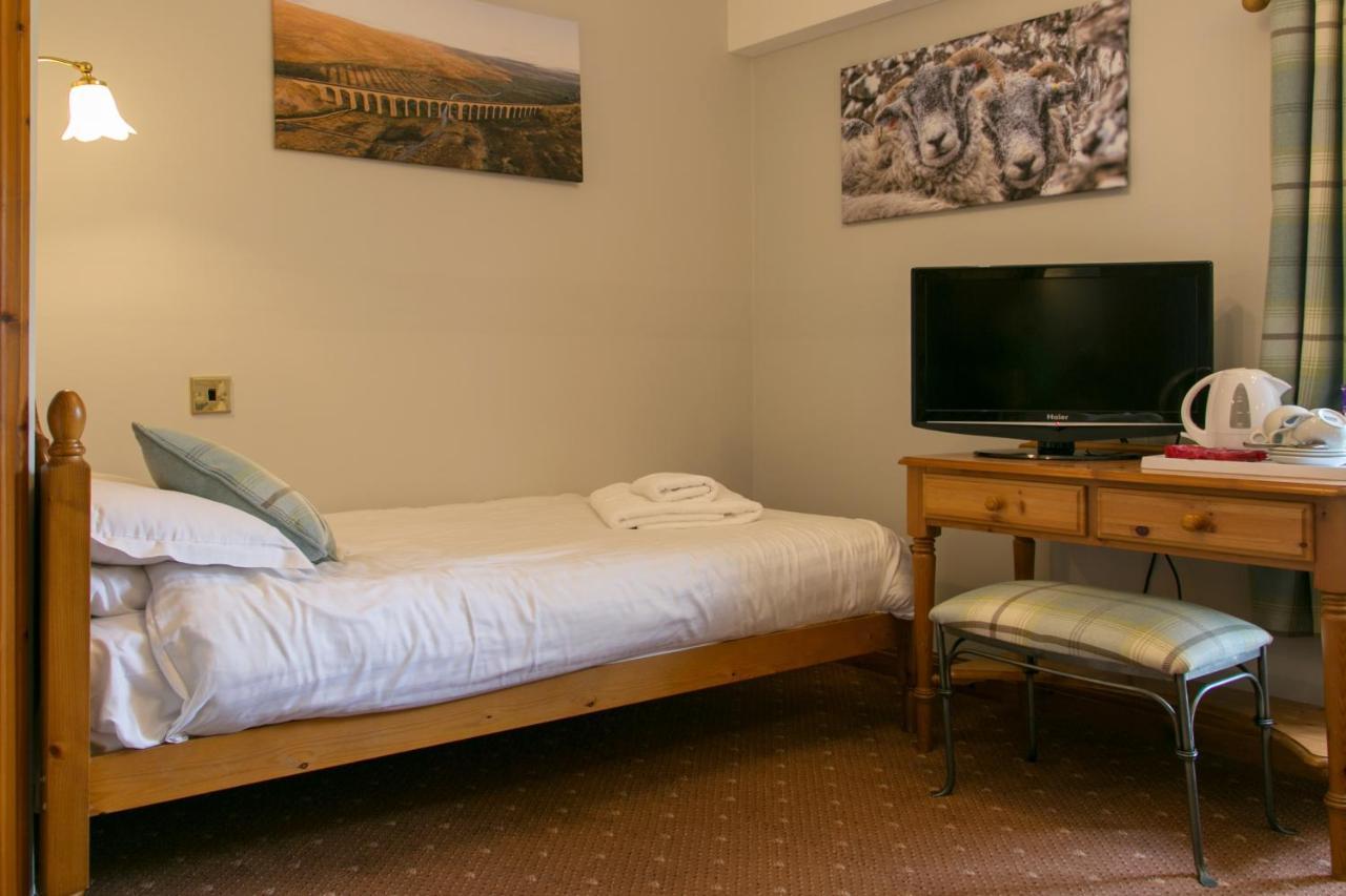 Hotel The Marton Arms à Ingleton  Extérieur photo