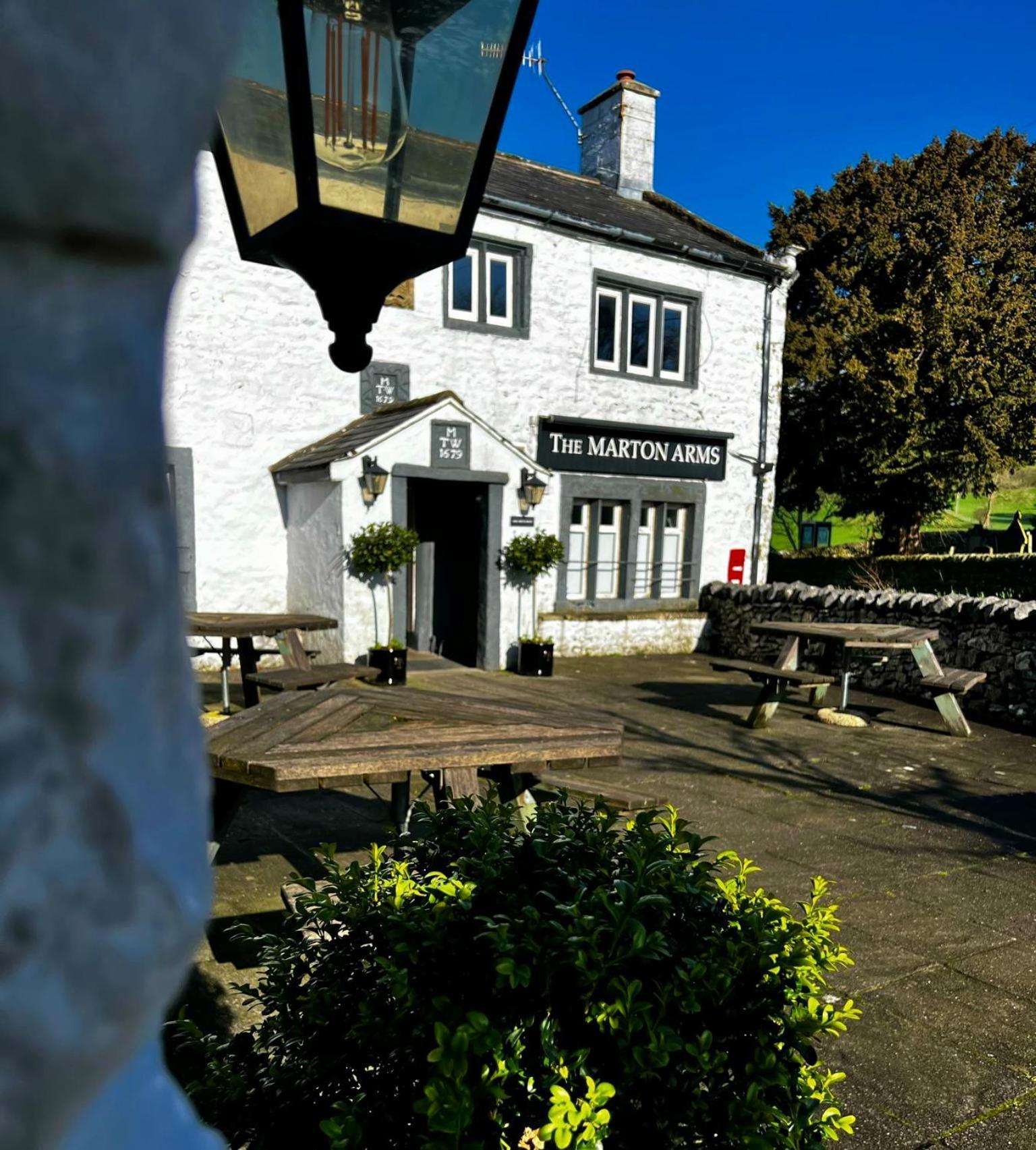 Hotel The Marton Arms à Ingleton  Extérieur photo